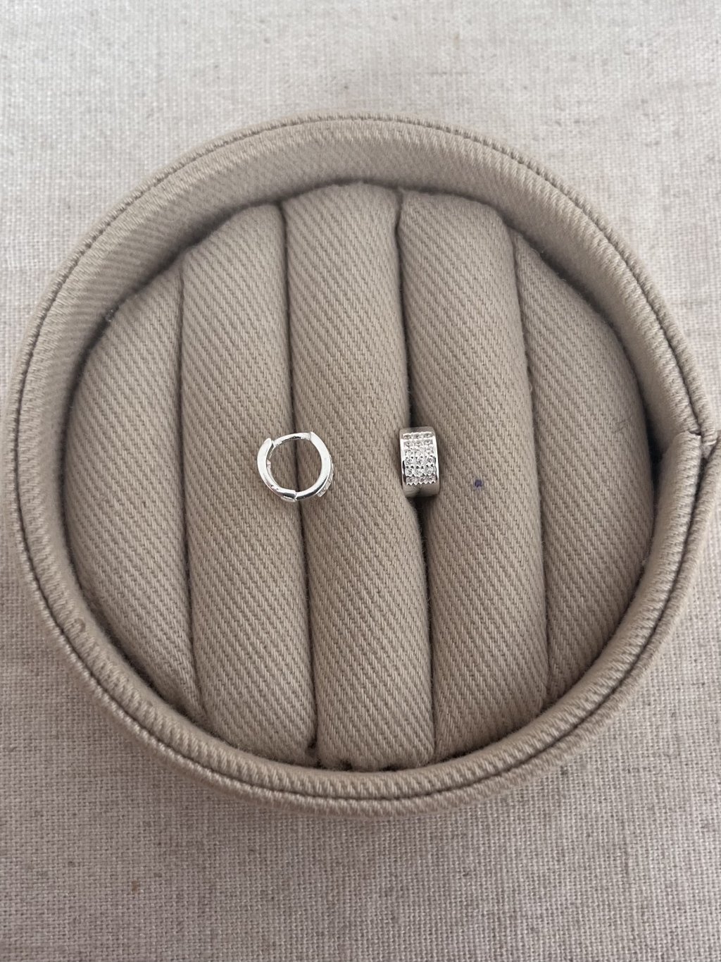 BRINCO ARGOLINHA CRAVEJADA P