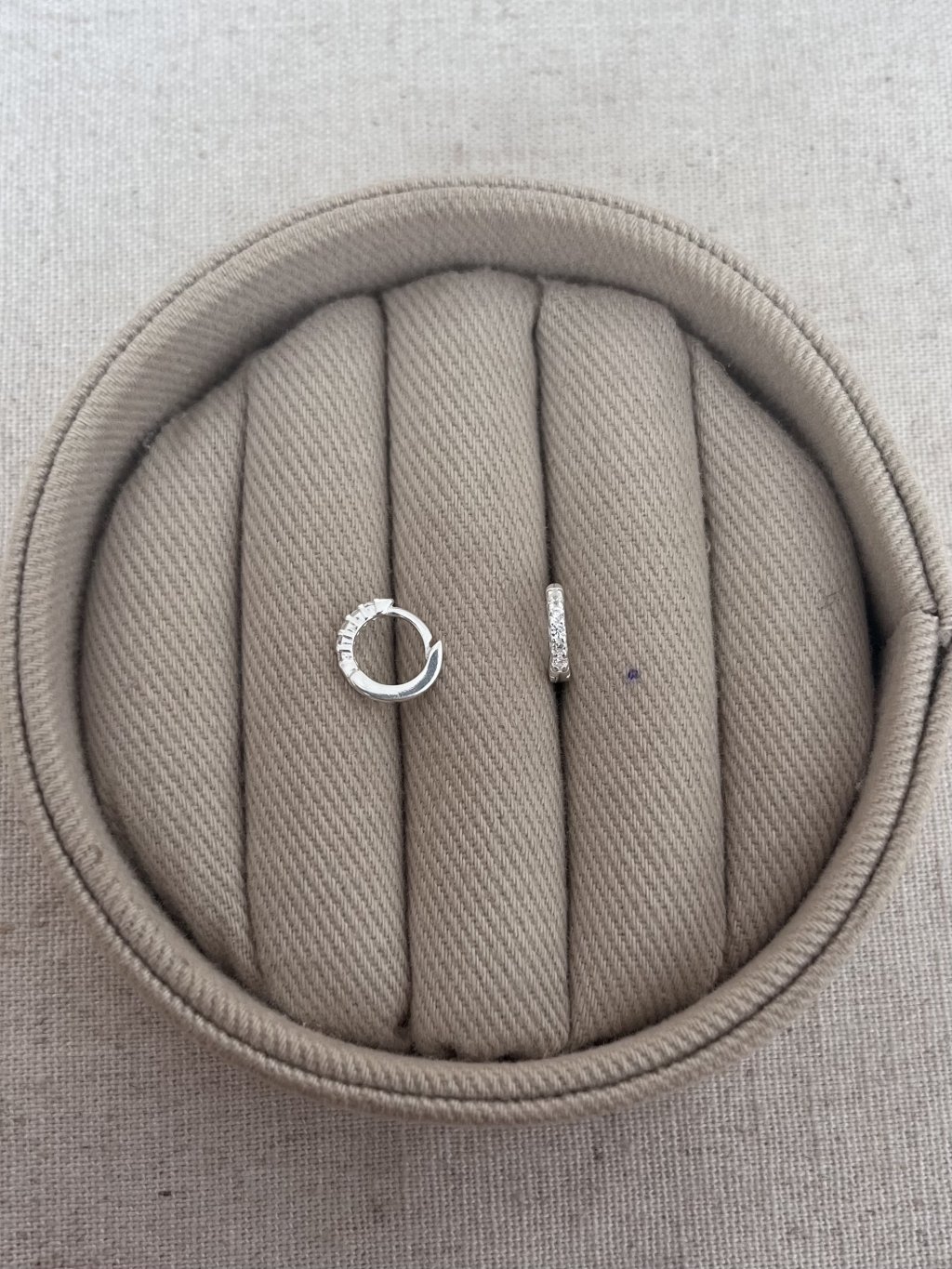 BRINCO ARGOLINHA CRAVEJADA P