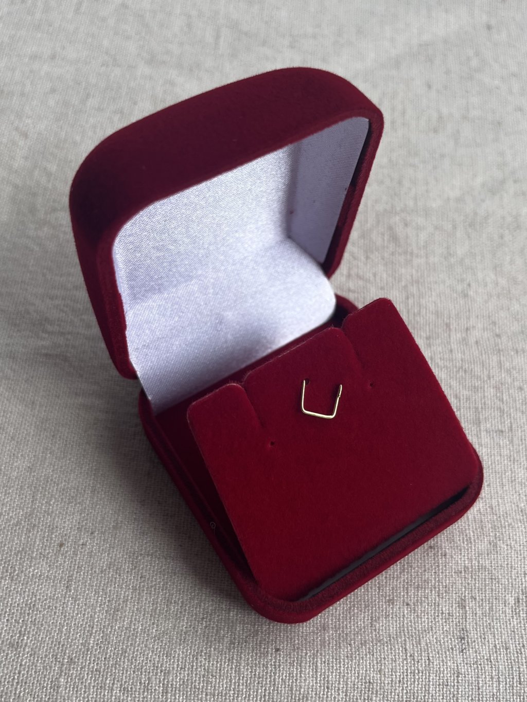 CAIXINHA VELUDO COLAR VERMELHA