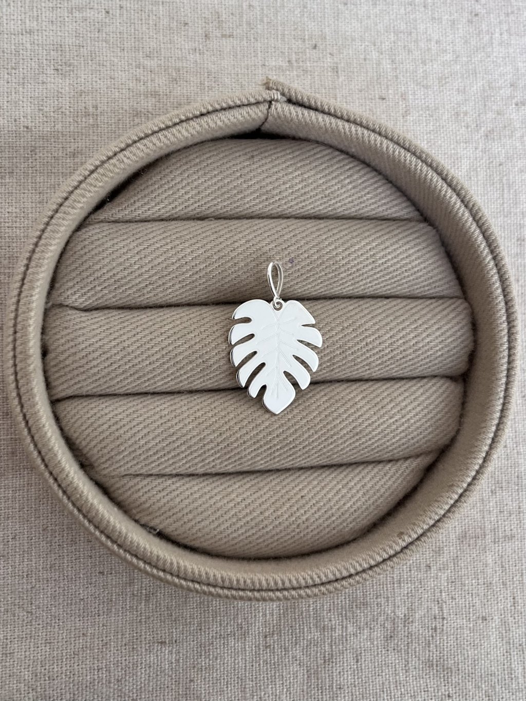 PINGENTE COSTELA DE ADÃO 