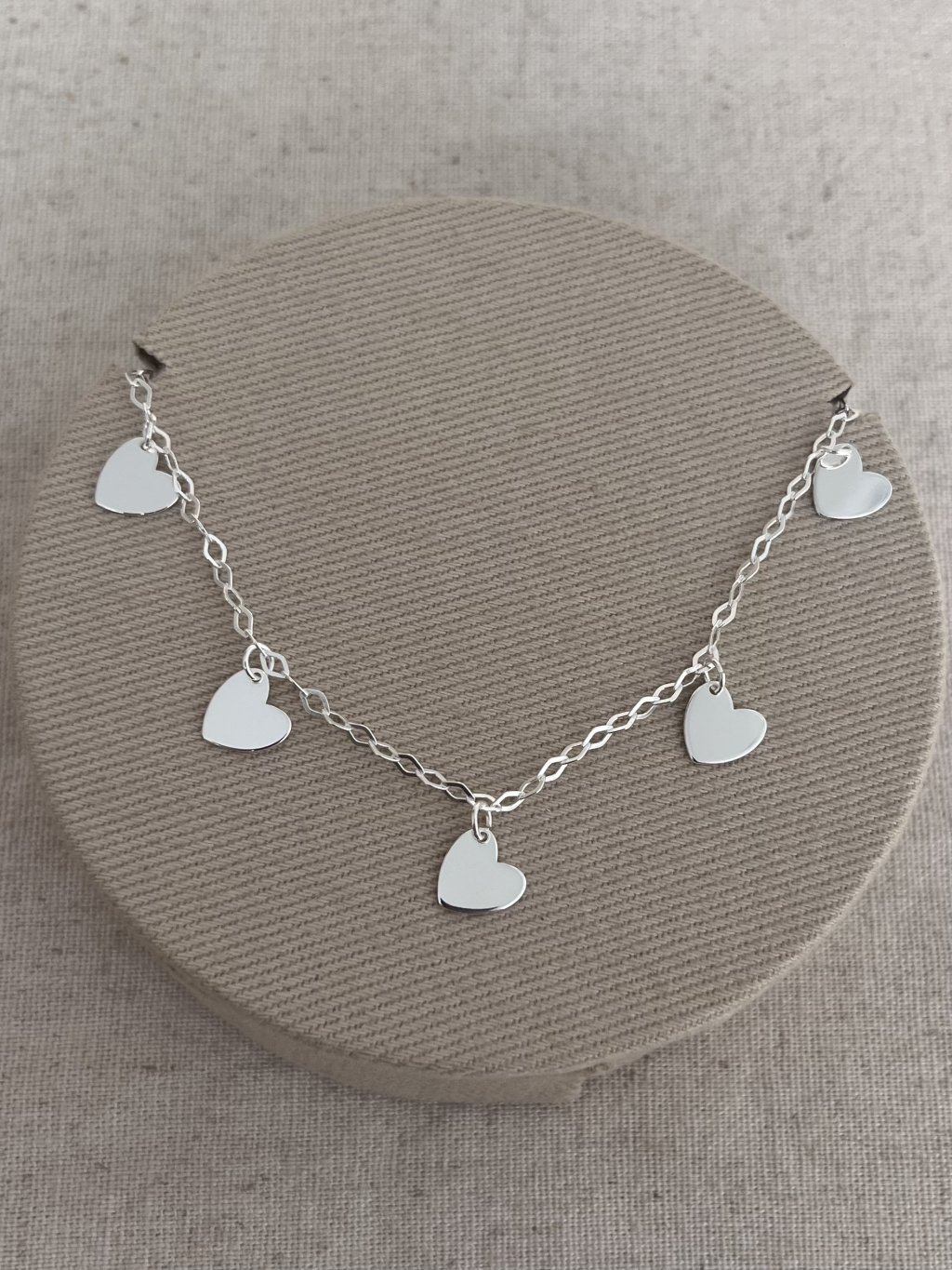 PULSEIRA CORAÇÕES PLAQUINHA DEPEND. 18CM