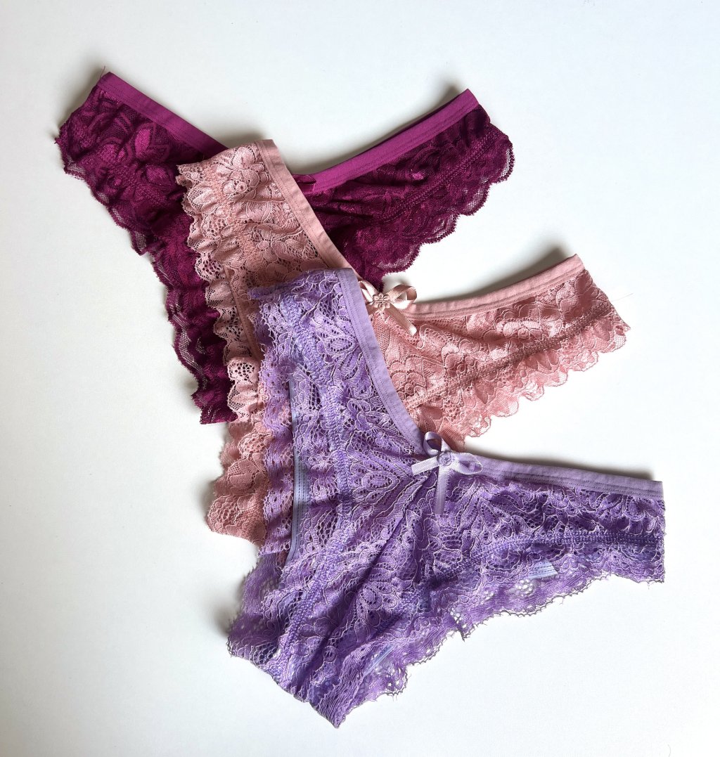 Calcinha toda em renda 