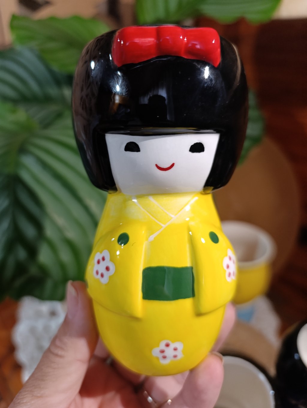 Japonesa (kimono amarelo)