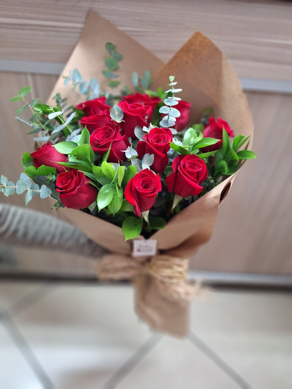 Bouquet 12 Rosas Vermelhas Rústico