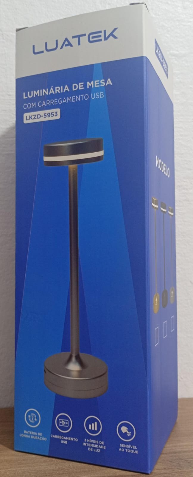 LUMINÁRIA DE MESA DOURADO COM CARREGAMENTO USB 