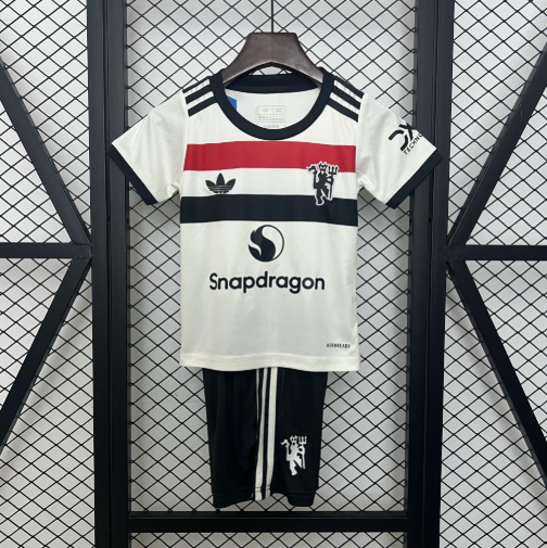 KIT INFANTIL MANCHESTER UNITED III 2024/25