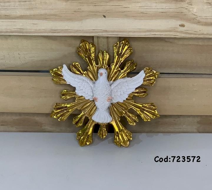 ESPIRITO SANTO DE RESINA 13CM A71568 723572