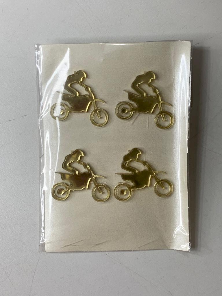 APLIQUE ACRILICO MOTOQUEIRO C/4 DOURADO 522756