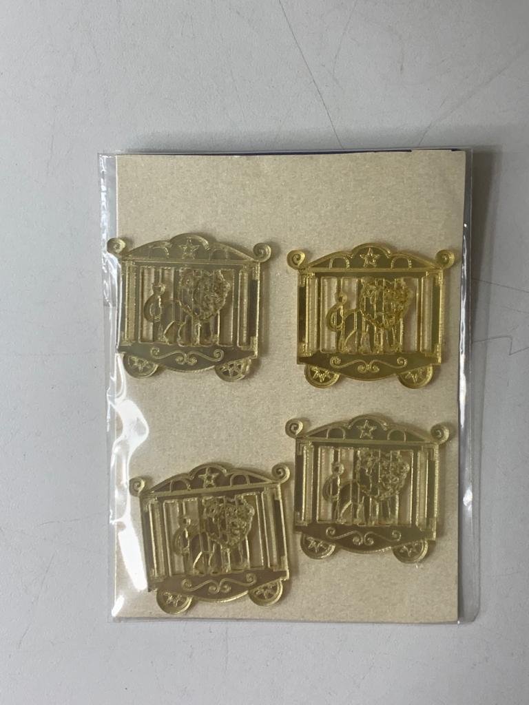 APLIQUE ACRILICO JAULA LEAO DOURADO C/4 521650