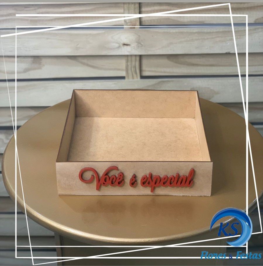 BANDEJA 20X20X5CM COMPENSADO C/FRASE 555396
