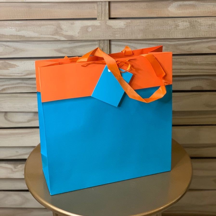 SAC0036 SACOLA PARA PRESENTE DE PAPEL 240 28X28X10CM 973354