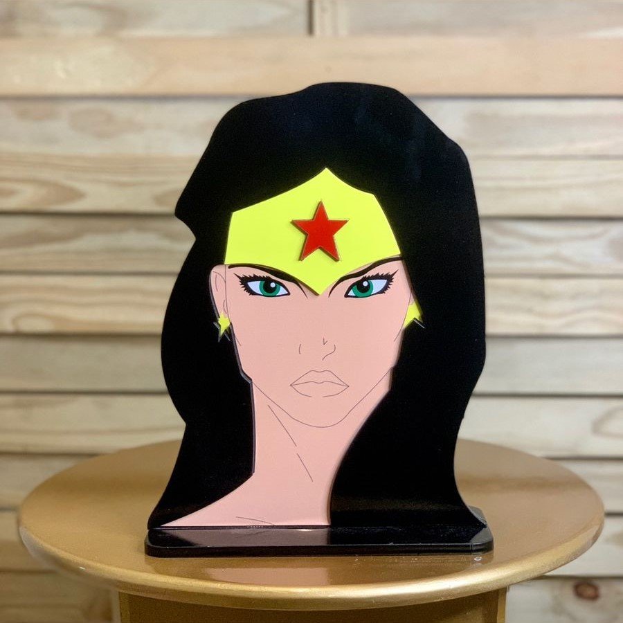 DISPLAY MULHER MARAVILHA VINGADORES 26CM 444280
