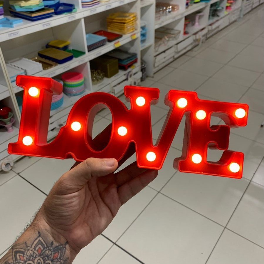 ENFEITE PLASTICO LOVE PEQUENO 10X30CM 527720