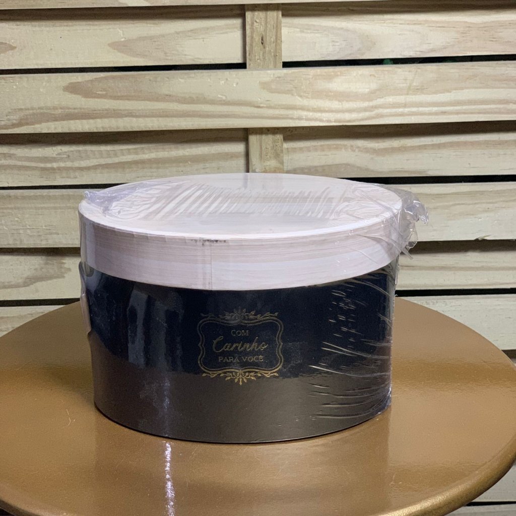 CAIXA LUXO OVAL C/HOT STAMP 20CMX14,5CMX13CM PRETA 35859