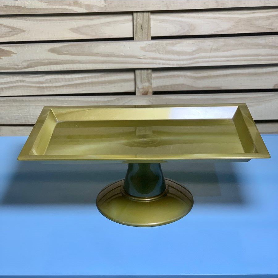 BANDEJA RETANGULAR 310X190MM C/BASE DOURADA 108532