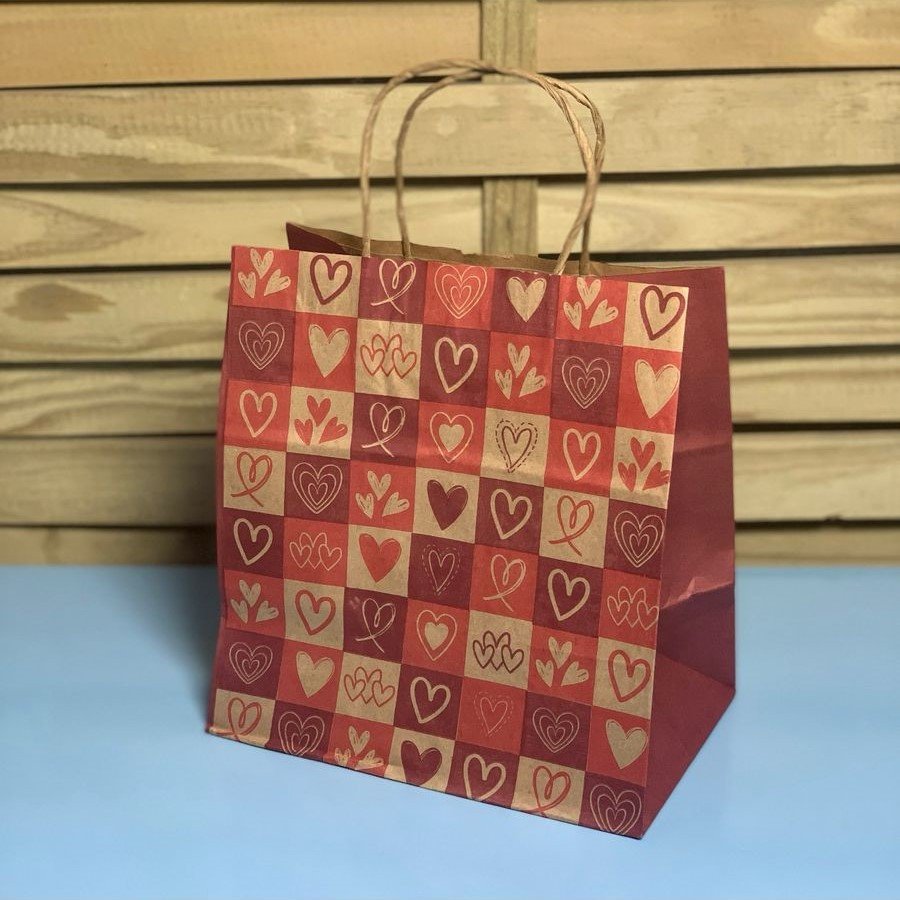 SACOLA KRAFT TAMANHO M CORACOES A24XC22XL15CM C/10 141049