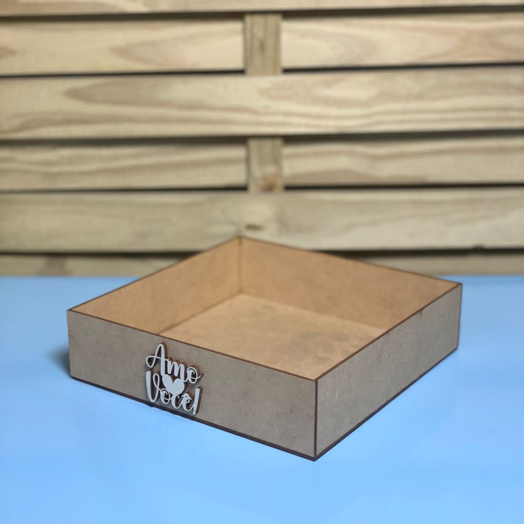 BANDEJA 20X20X5CM MDF CRU C/FRASE APLICADA CRUA 637351