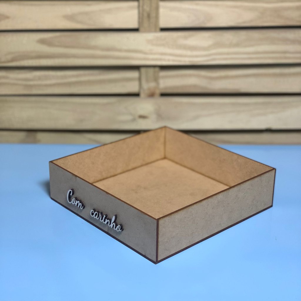 BANDEJA 20X20X5CM MDF CRU C/FRASE APLICADA CRUA 637351