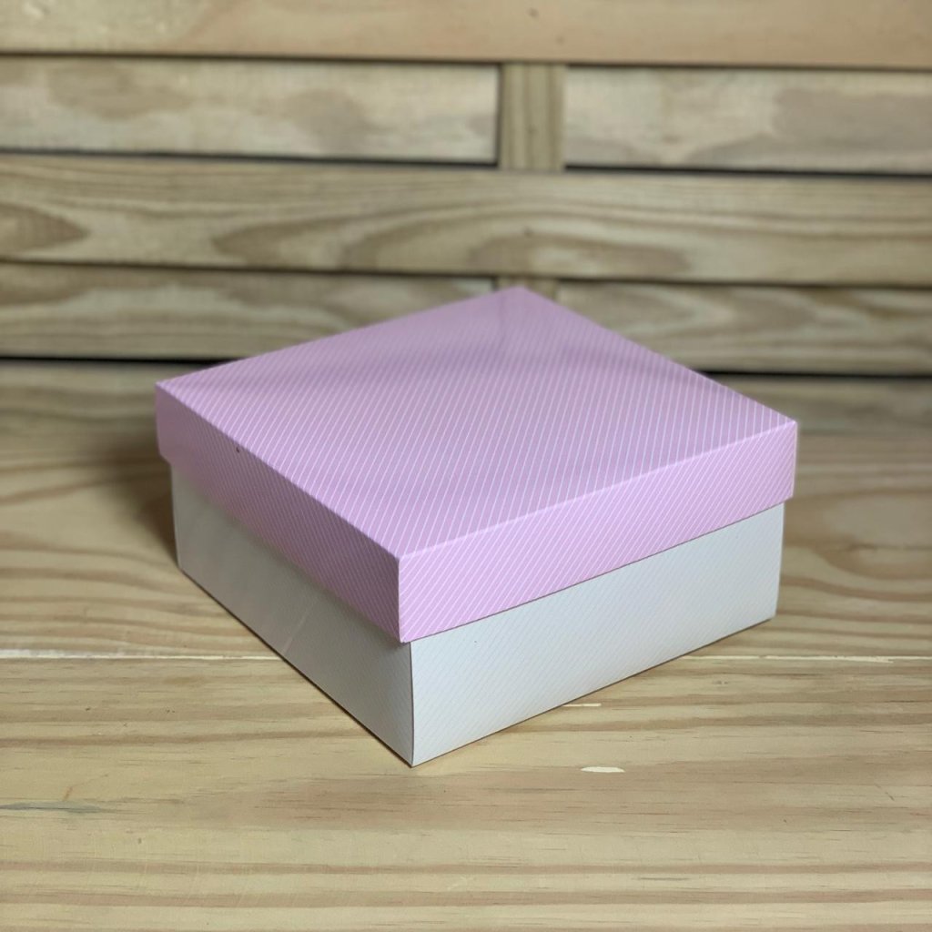CAIXA QUADRADA P PREMIUM ESTAMPA 01 18X18X8,5CM 404482