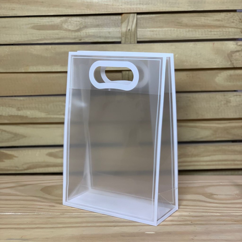 SACOLA DE PLASTICO PARA PRESENTE 26X18X8CM 259731