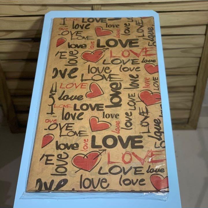 PAPEL KRAFT LOVE 68X68 25FLS 645882