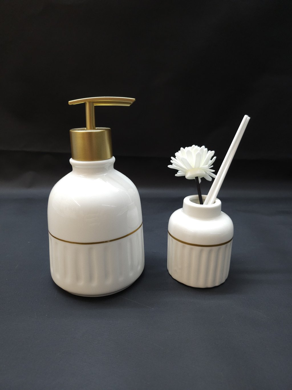 JOGO DE BANHEIRO COM 2 PEÇAS 6763