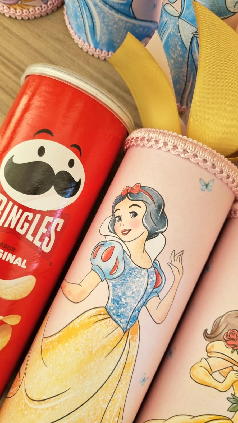 BATATA PRINGLES GRANDE COM ACABAMENTOS DIFERENCIADOS 