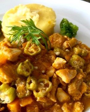 Frango com Quiabo (272 cal.|)