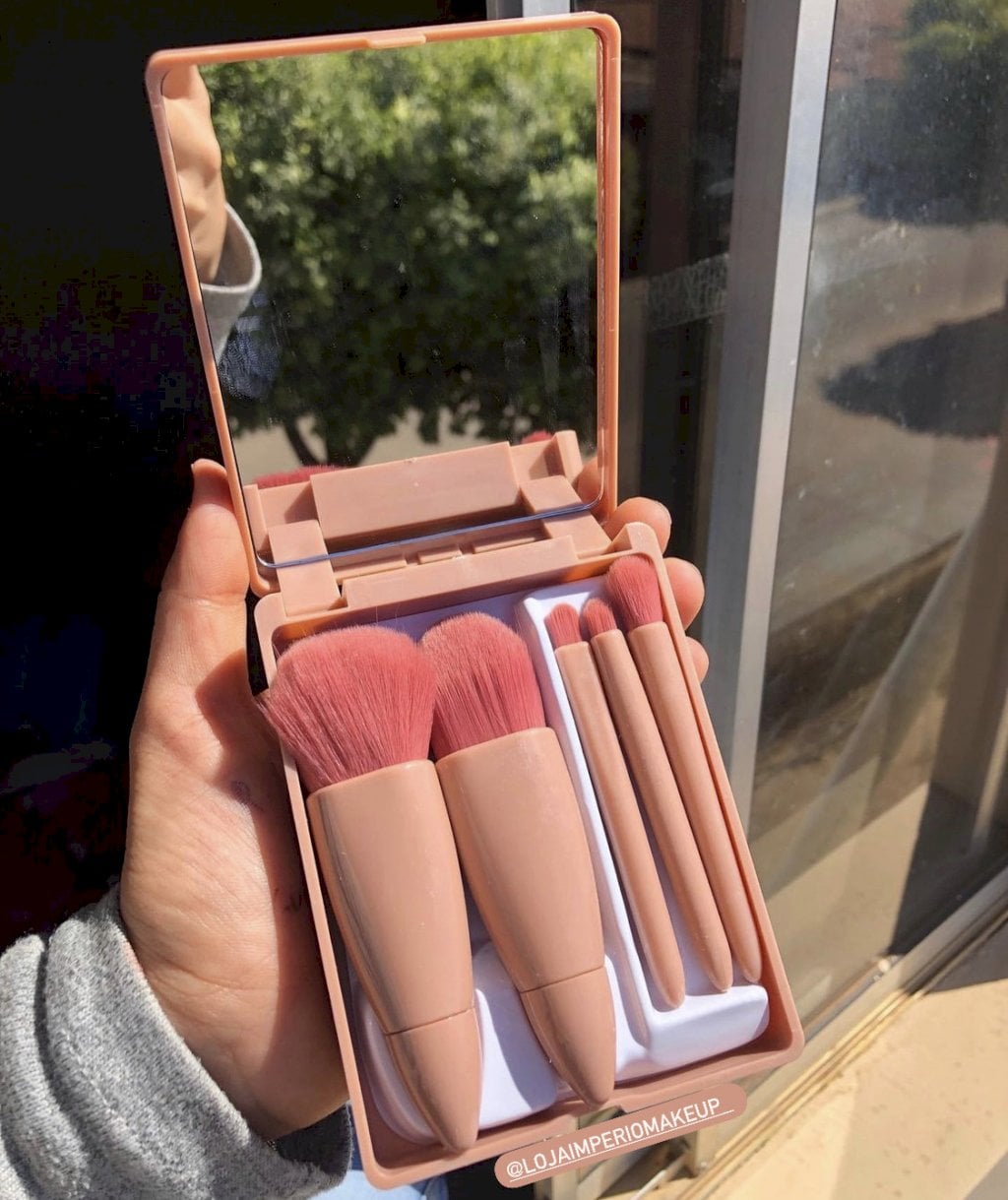 Kit de pincéis na caixinha portátil com espelho! 💗 PIN0108