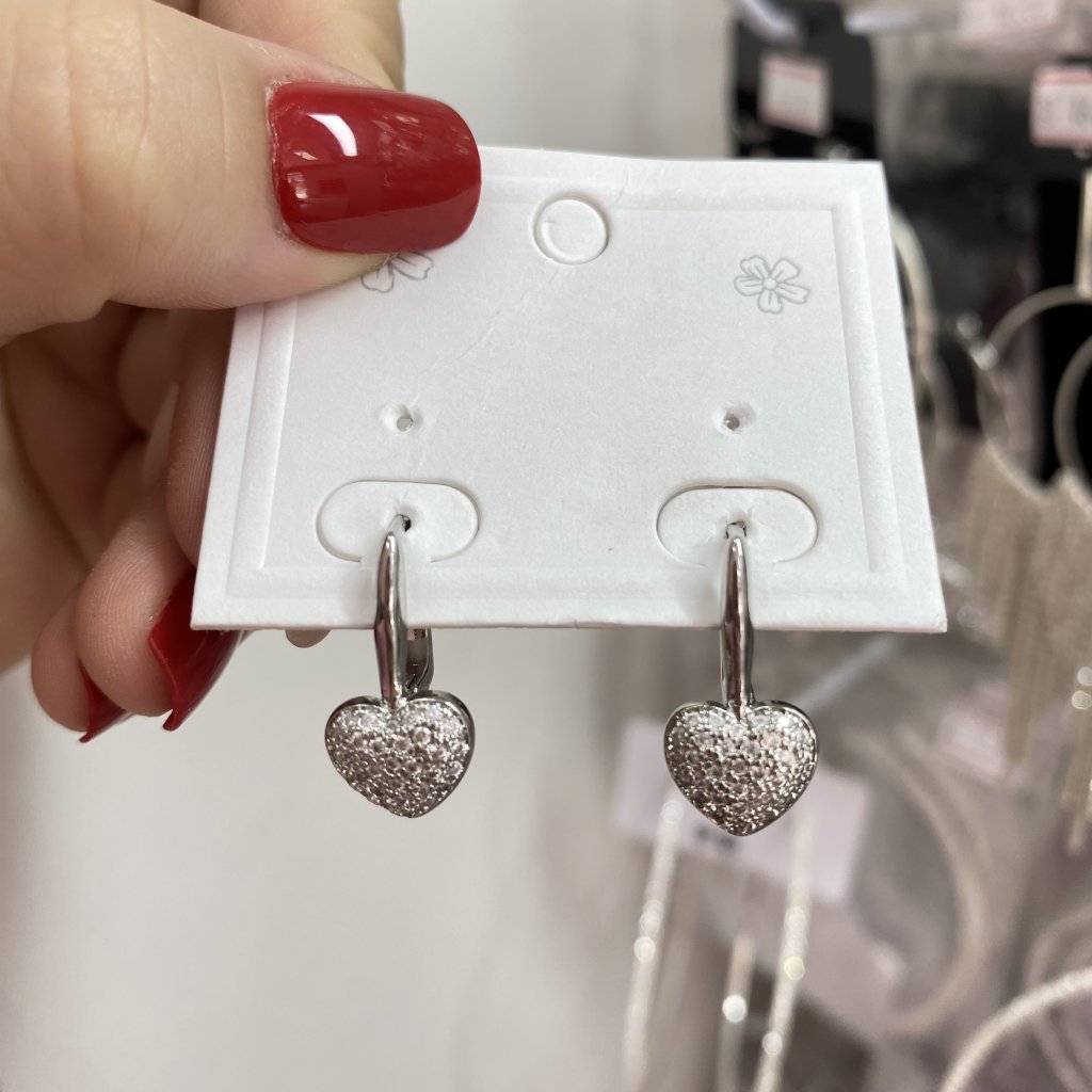 Brinco coração pendurado cravejado ✨