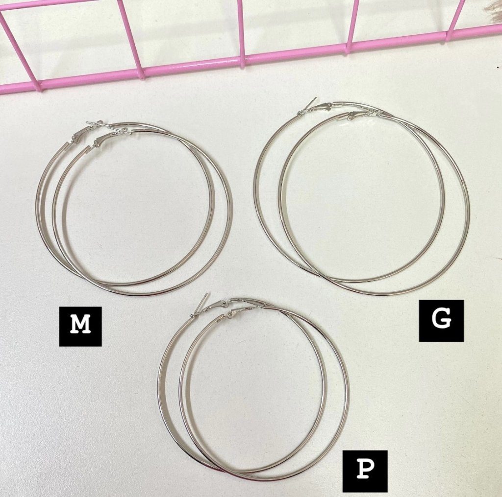 Argola lisa prata folheada 🖤