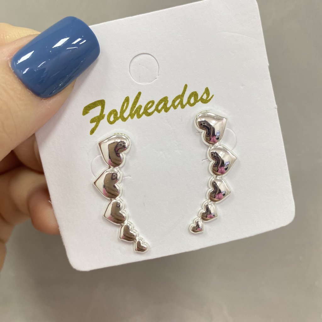 Brinco ear cuff prata folheado modelo coração liso ✨