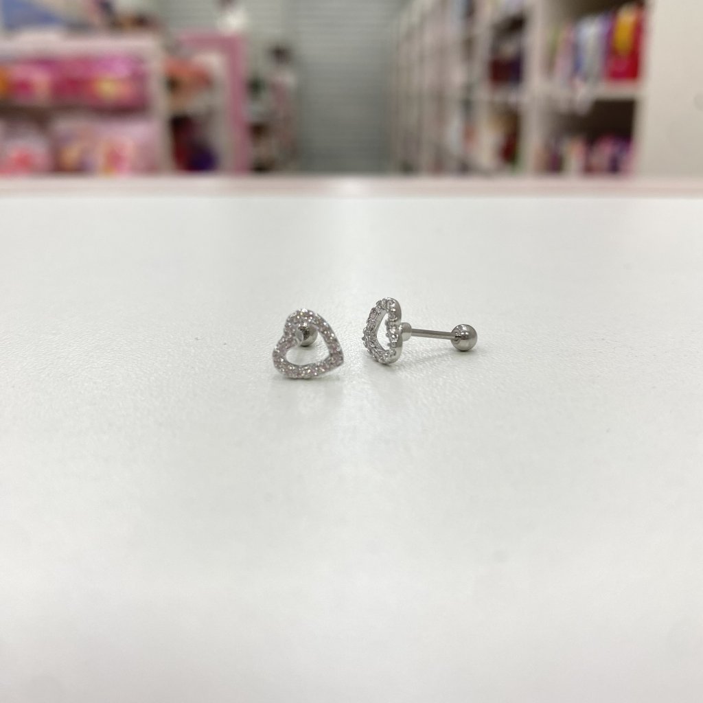 Piercing em aço inox para hélix coração cravejado 