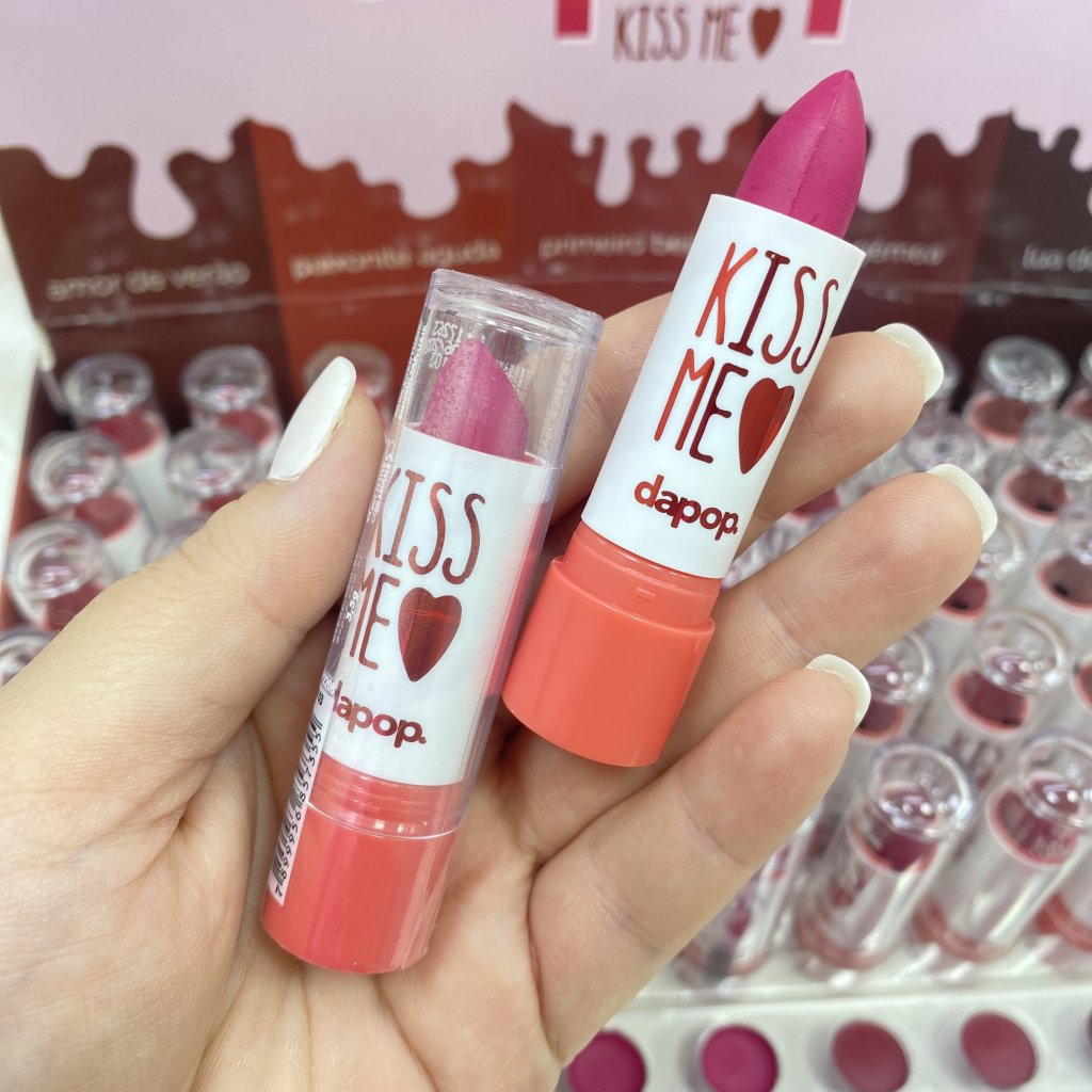 Batom em bala Kiss me - Dapop  BAT0078