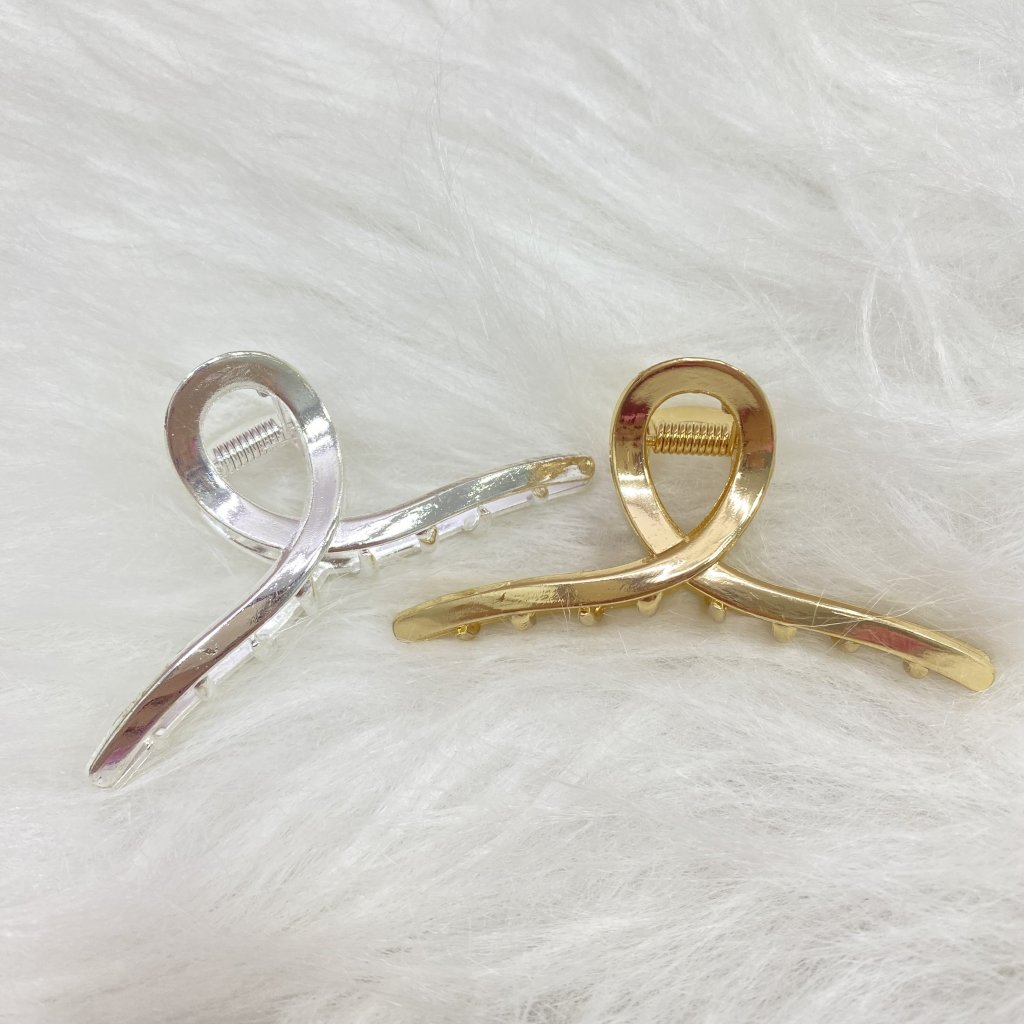 Presilha pequena em metal formato L liso sem detalhes ✨