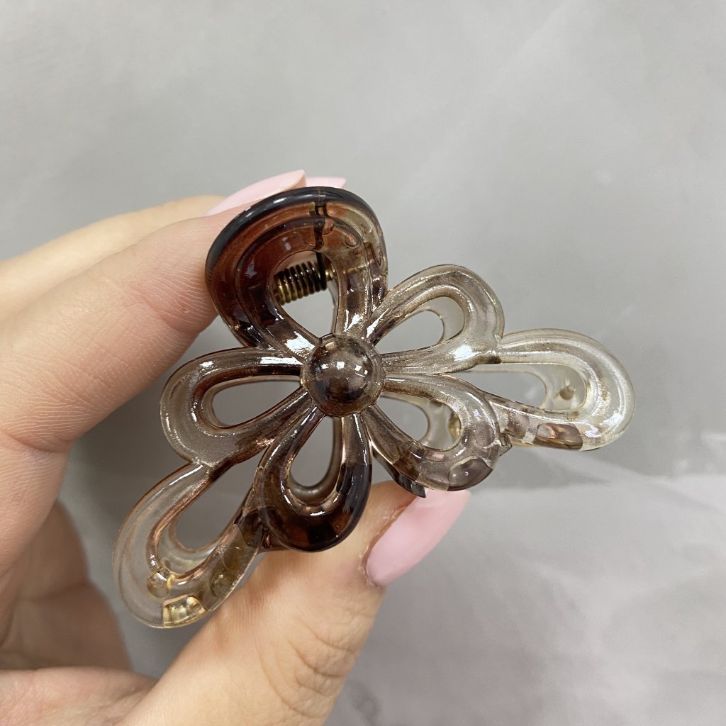 Presilha de cabelo flor degrade escuro ✨