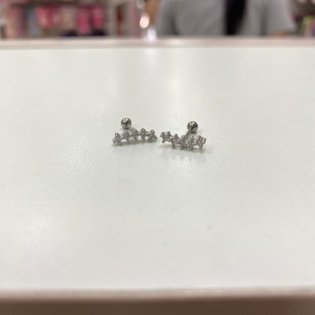 Piercing para Hélix cravejado em aço inox ✨