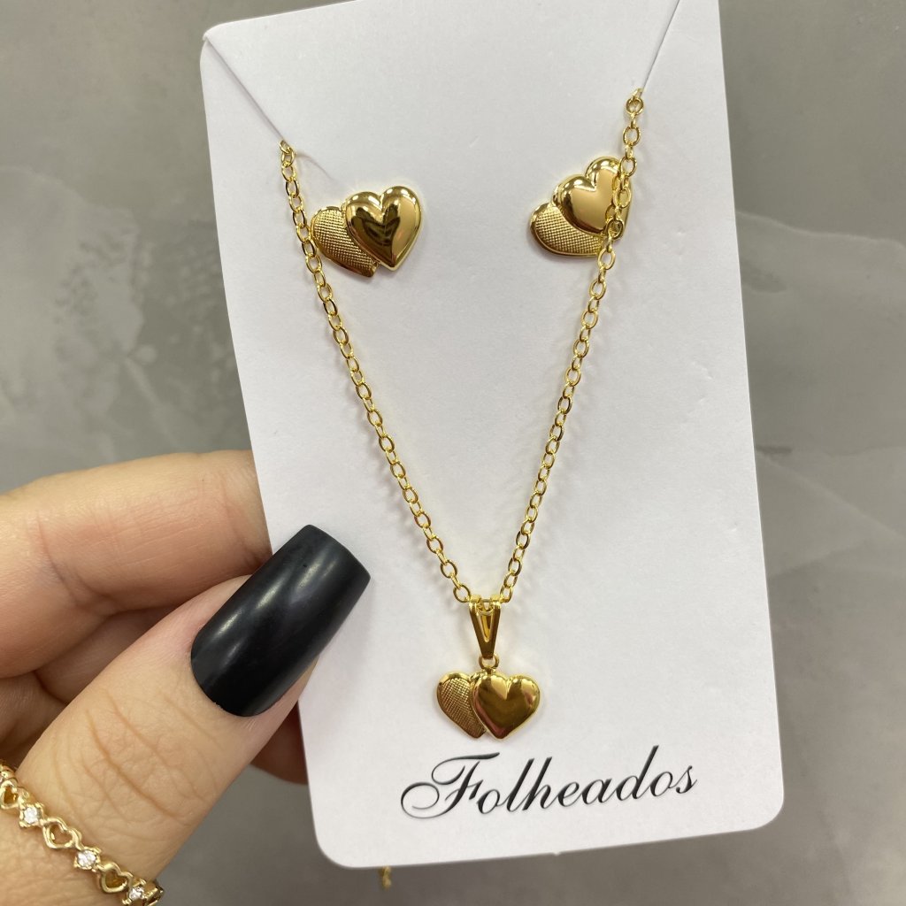Conjunto colar e brinco dourado folheado duo coração ✨