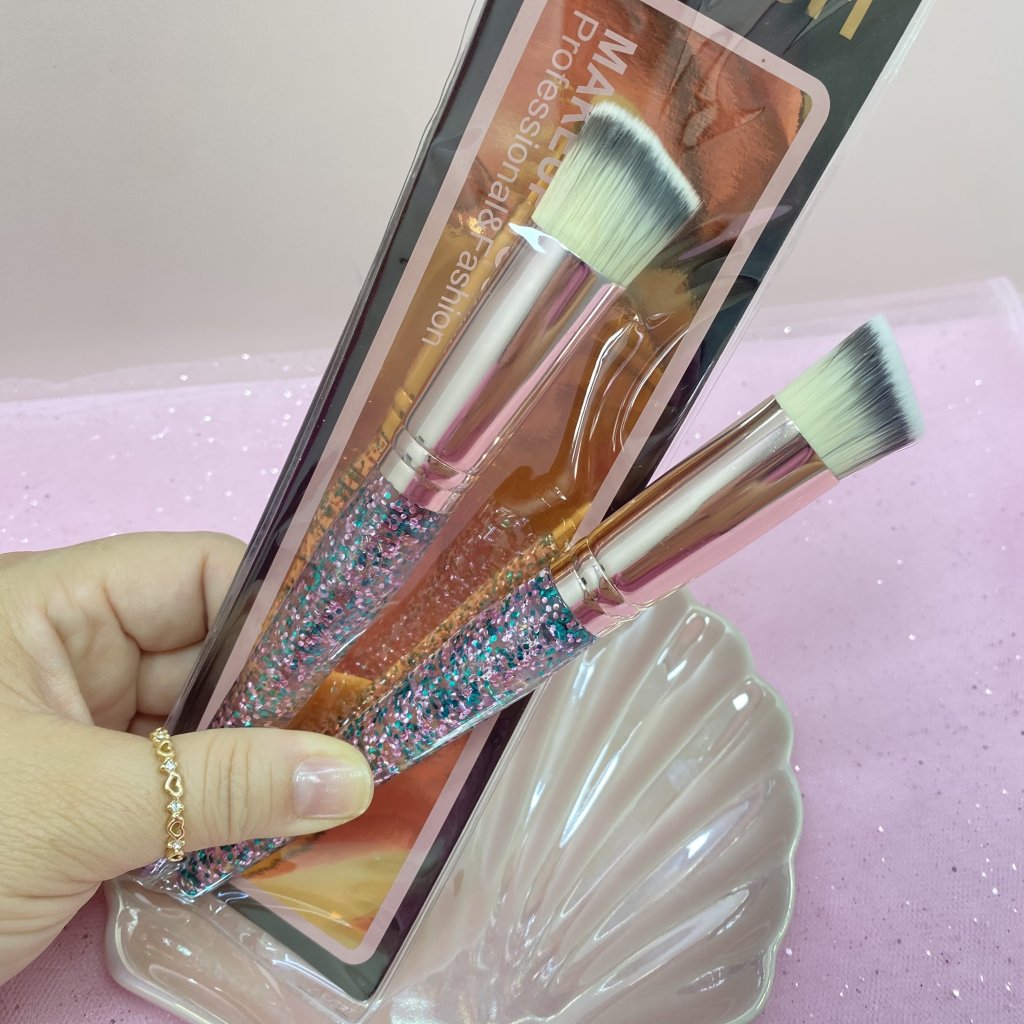 Pincel kabuki chanfrado TAM pequeno cabo glitter (LF25-282) ✨PIN0072