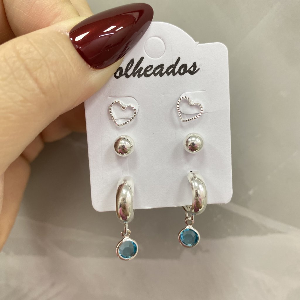 Trio de brincos prata folheado coração, bolinha e argolinha com ponto de luz azul ✨