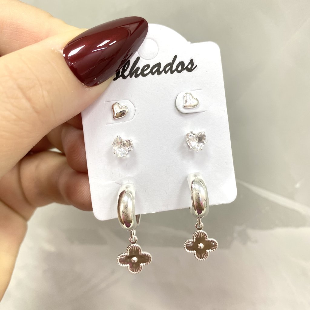 Trio de brincos prata folheado folheado coração, ponto de luz coração e argola com flor da sorte ✨