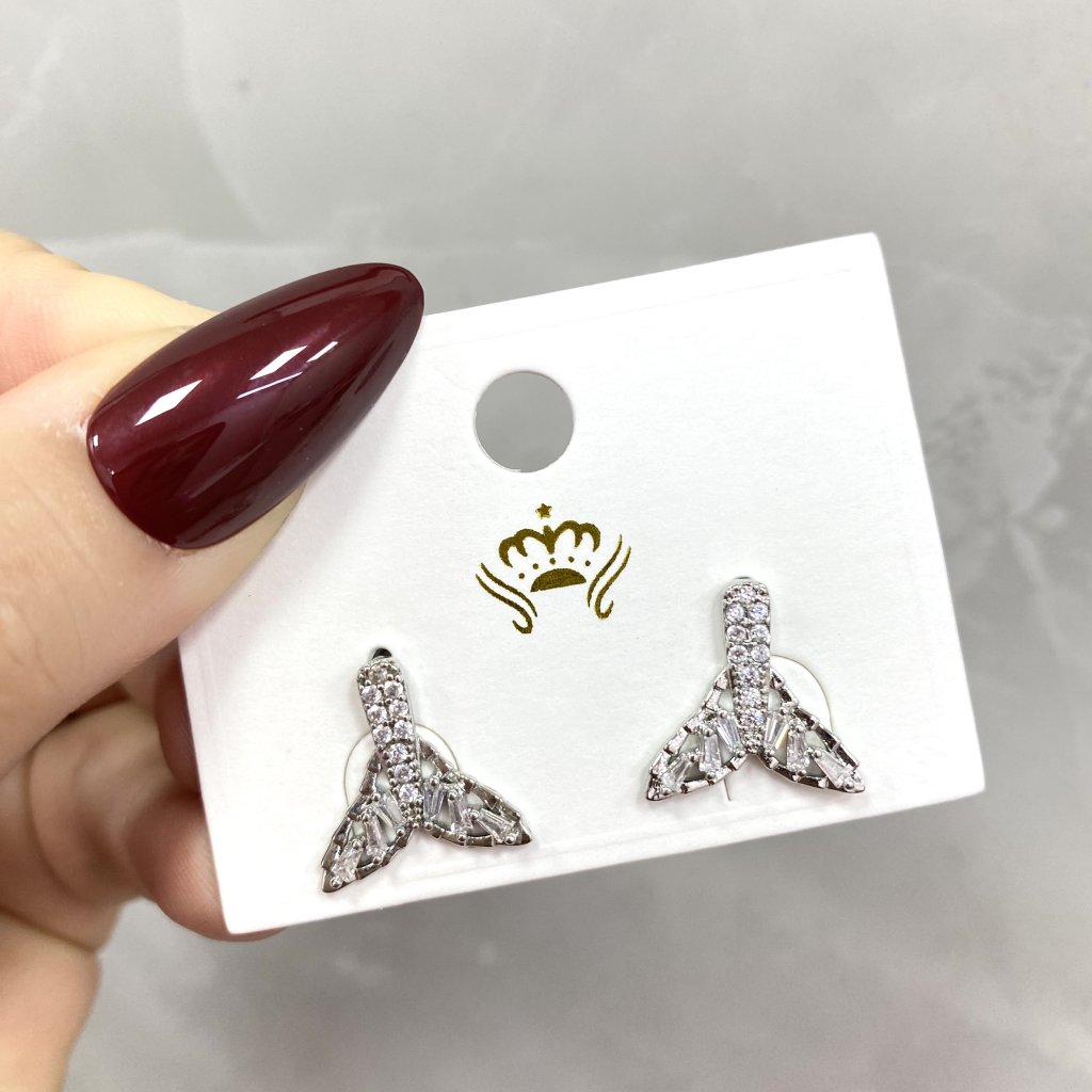 Brinco Bijoux modelo calda de sereia cravejado 🧜‍♀️ 