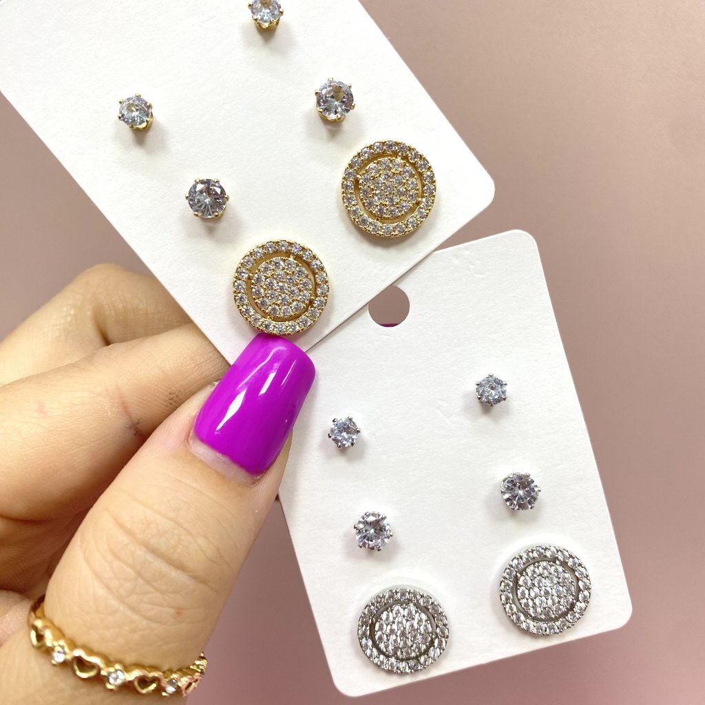 Trio de brincos Bijoux modelo medalha cravejada ✨