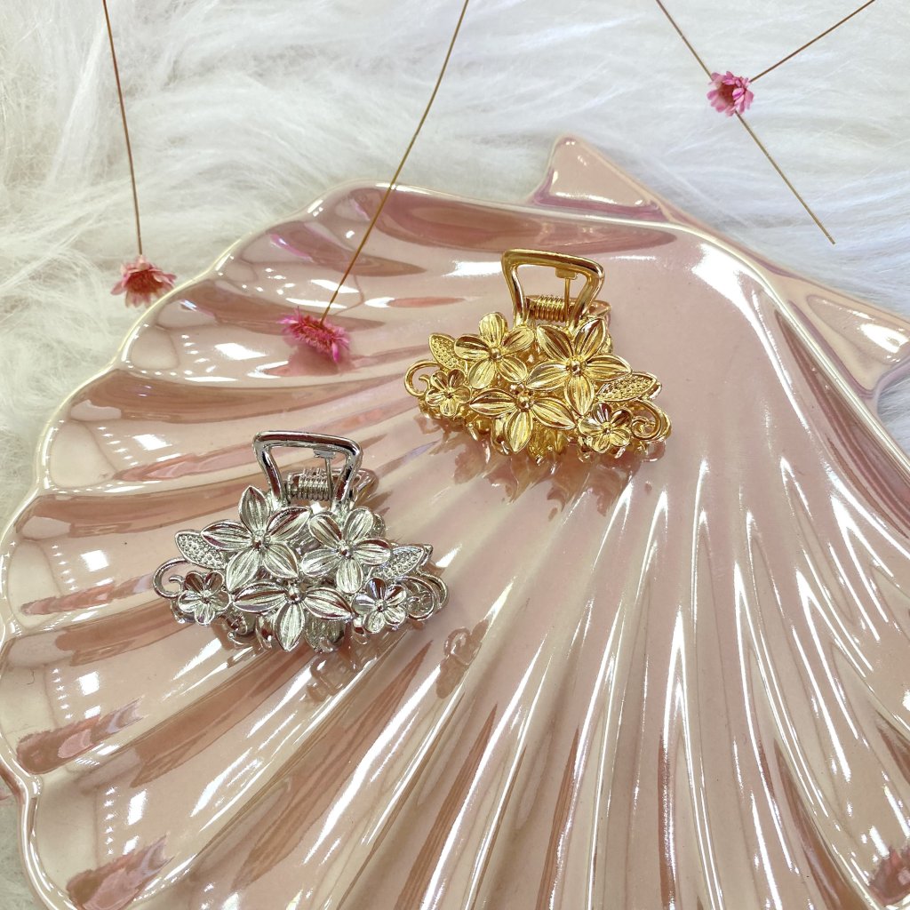 Presilha em metal Pequena/Média modelo flores ✨