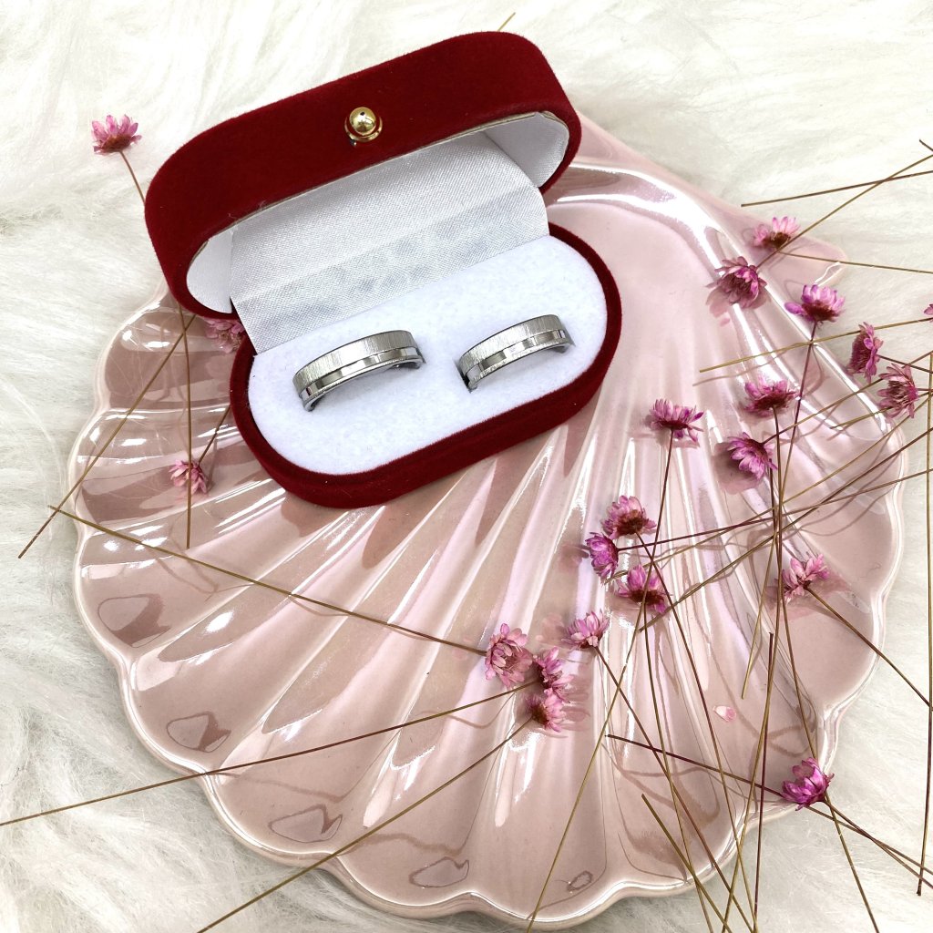 Aliança prata em aço inox riscado fosco e liso ✨