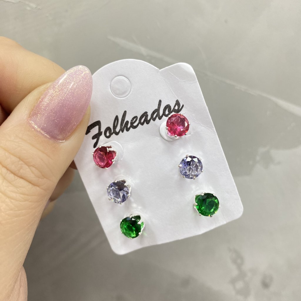 Trio de brincos prata folheado ponto de luz vermelho, lilás e verde ✨