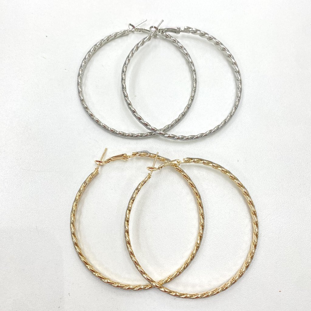 Argola prata detalhada e brilho Bijoux fina ✨