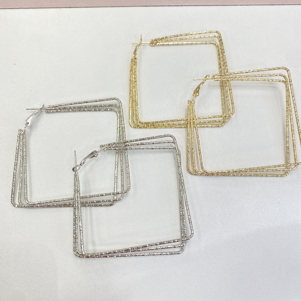 Brinco quadrado detalhado Bijoux fina ✨