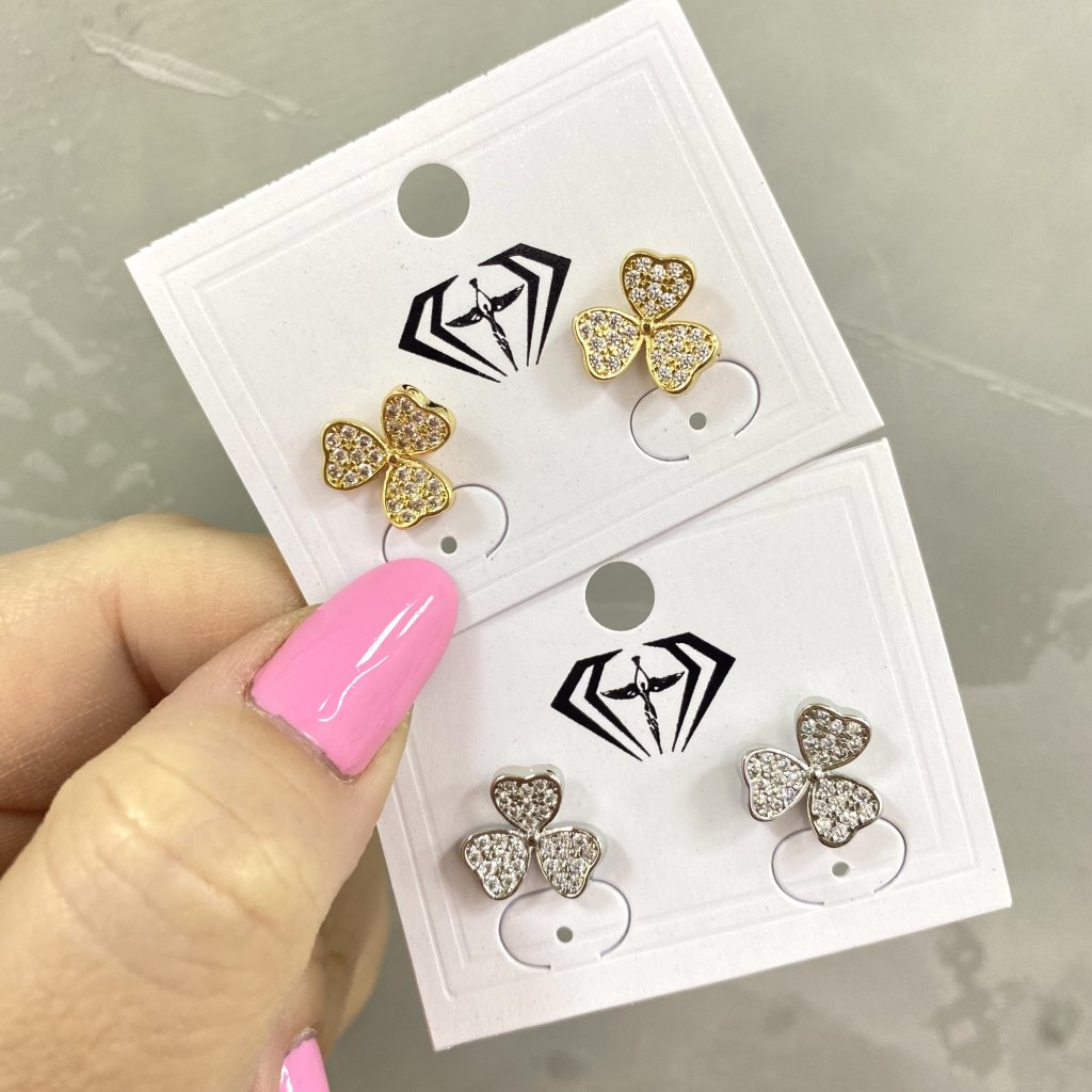 Brinco 3 folhas cravejado Bijoux fina ✨