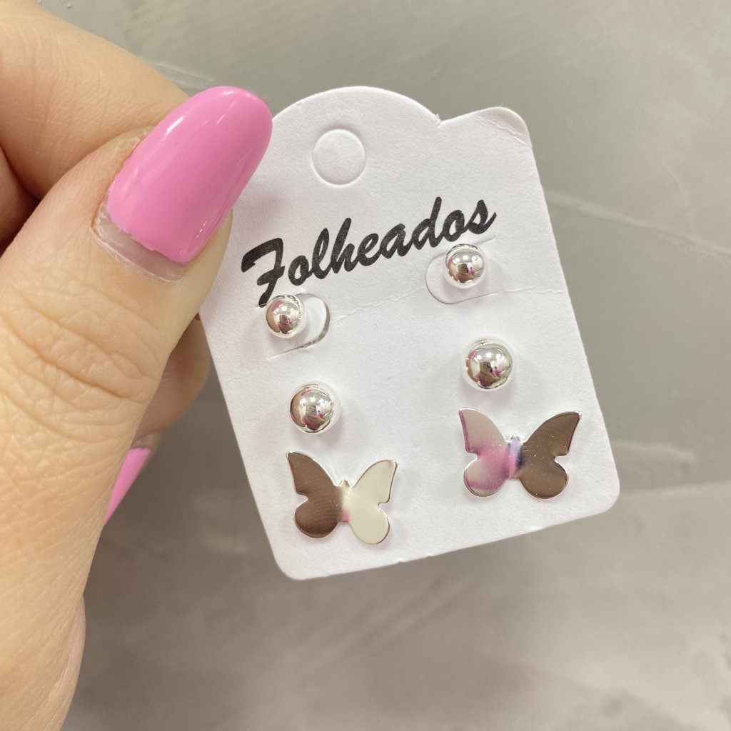 Trio de brincos prata folheado bolinhas e borboleta lisa ✨